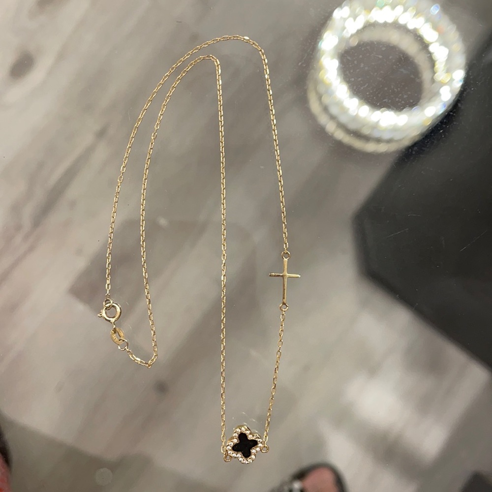 Solid 14k yellow gold Obsidian with diamond .